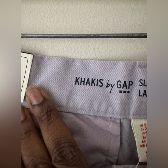 The Slim City Khakis by Gap Size 2R Crop Pants Coupe Urbaine Etroite Lilac NWT - Picture 4 of 16